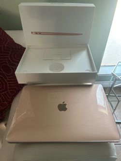 LIKE NEW MacBook Air 256 GB Retina ( read Description below please). SALE. $890  🎈