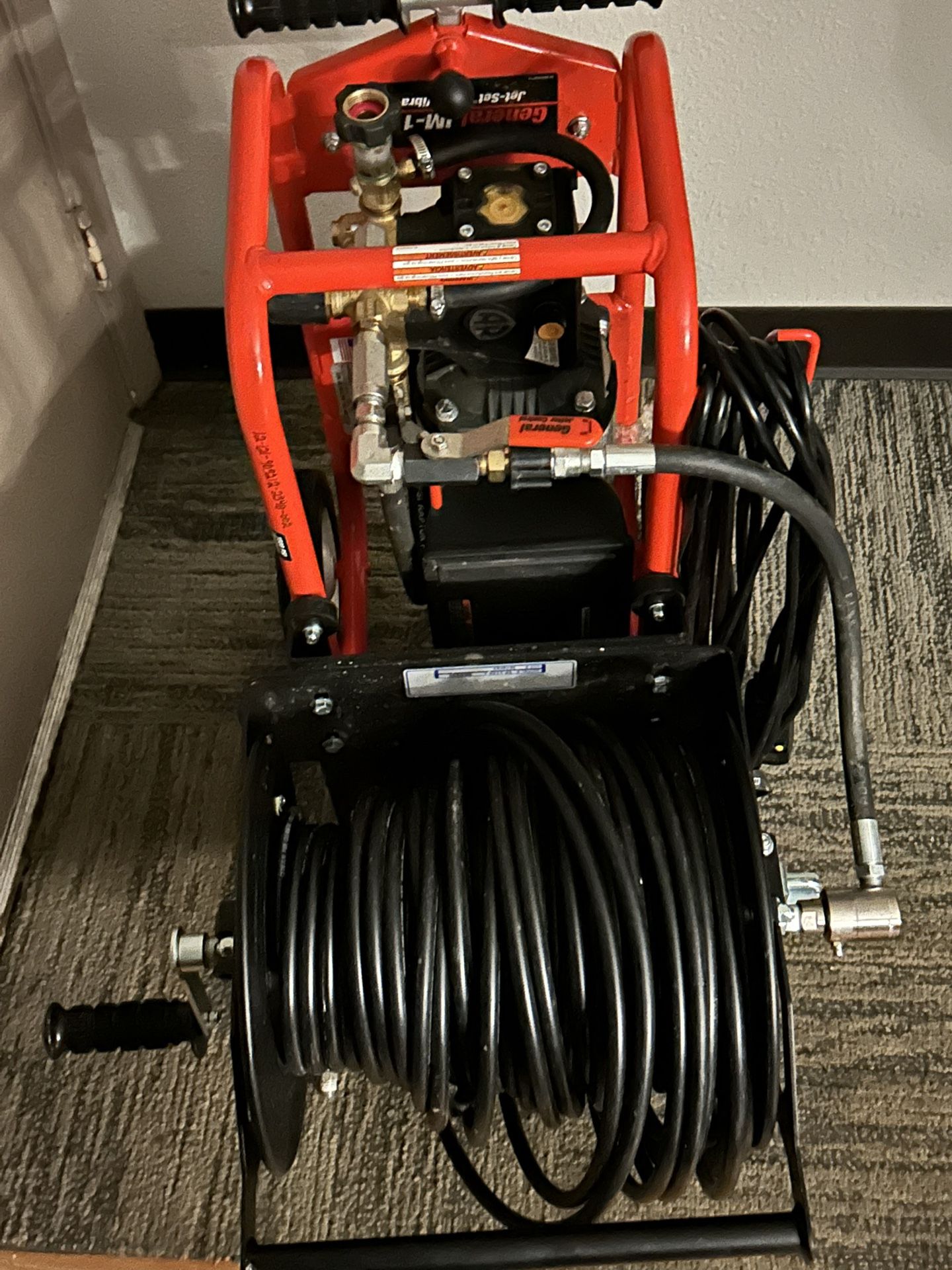 Water Jet And A Drain Cam