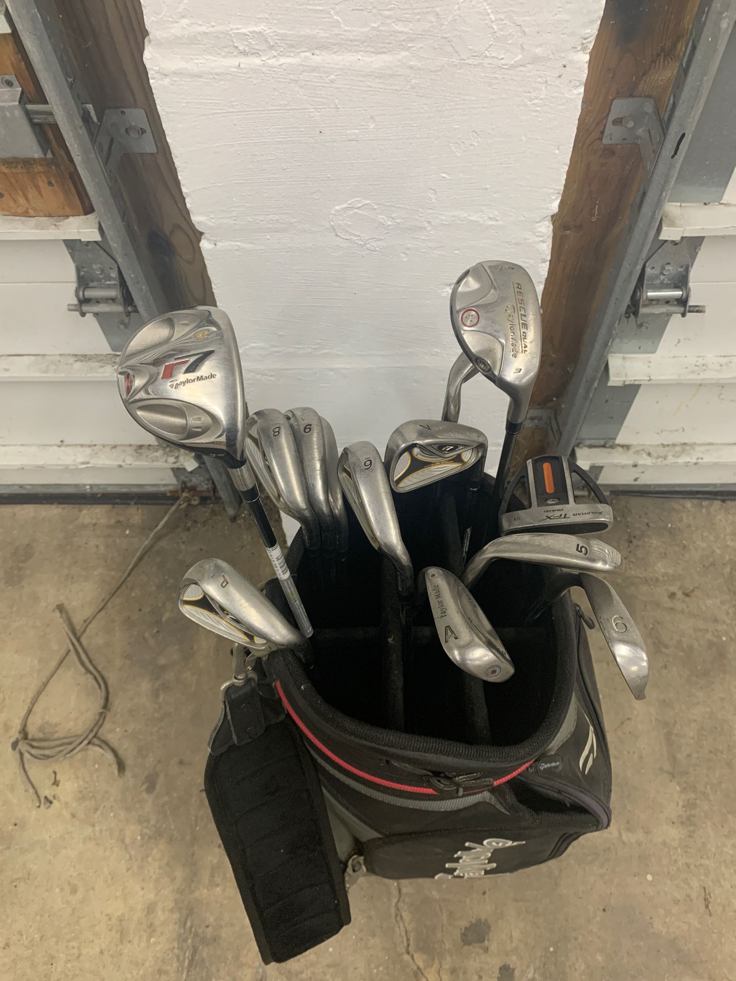 Taylor Made R7 Golf clubs & Touring Bag