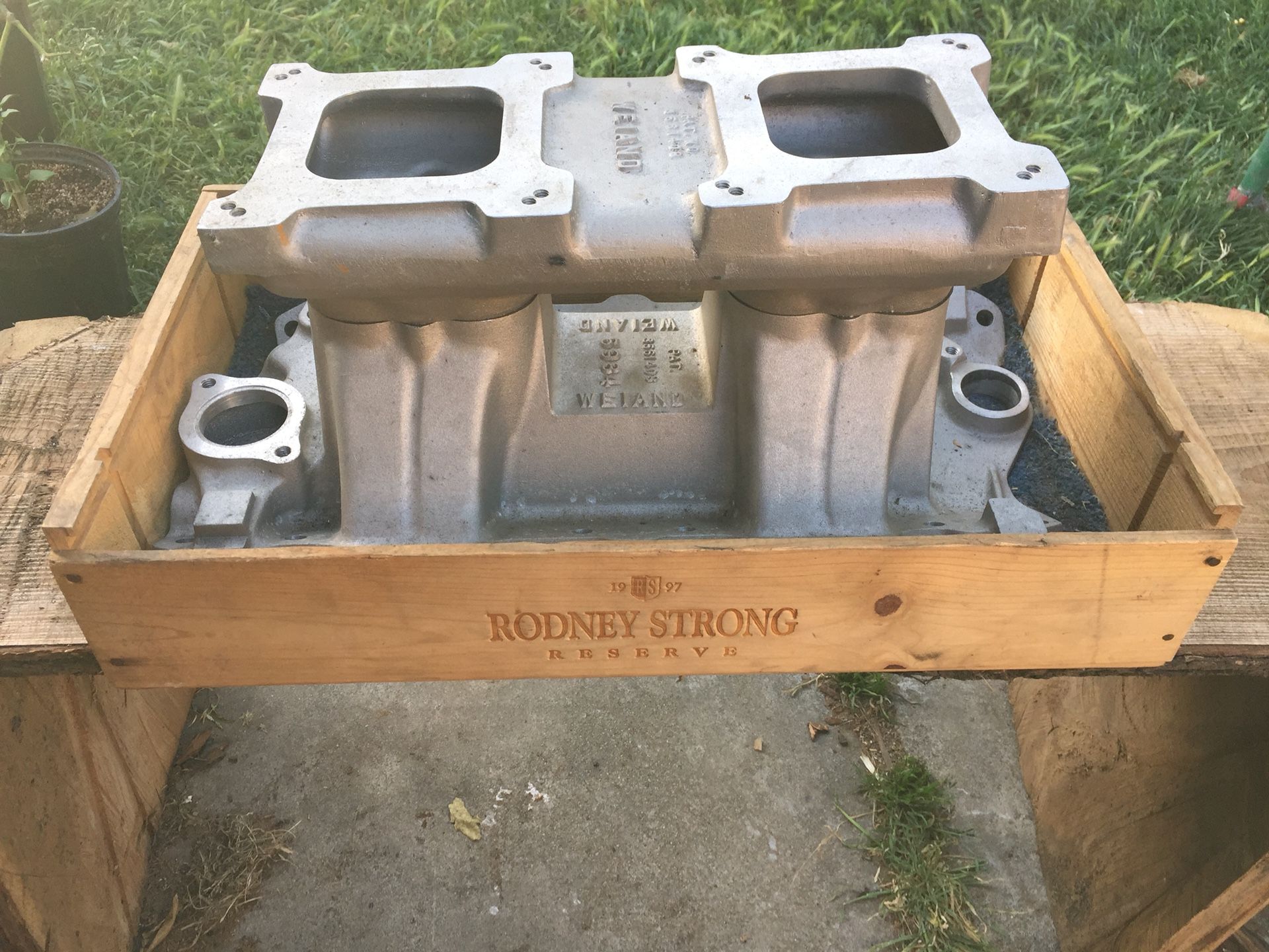 Weiand Chevy Small Block Tunnel Ram Intake. Brand New