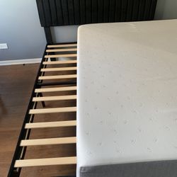 BED FRAME AND MATTRESS 