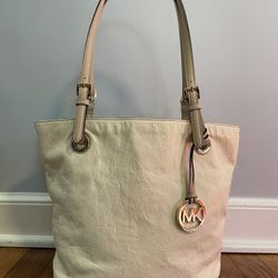 Beautiful Michael Kors Leather Tote 