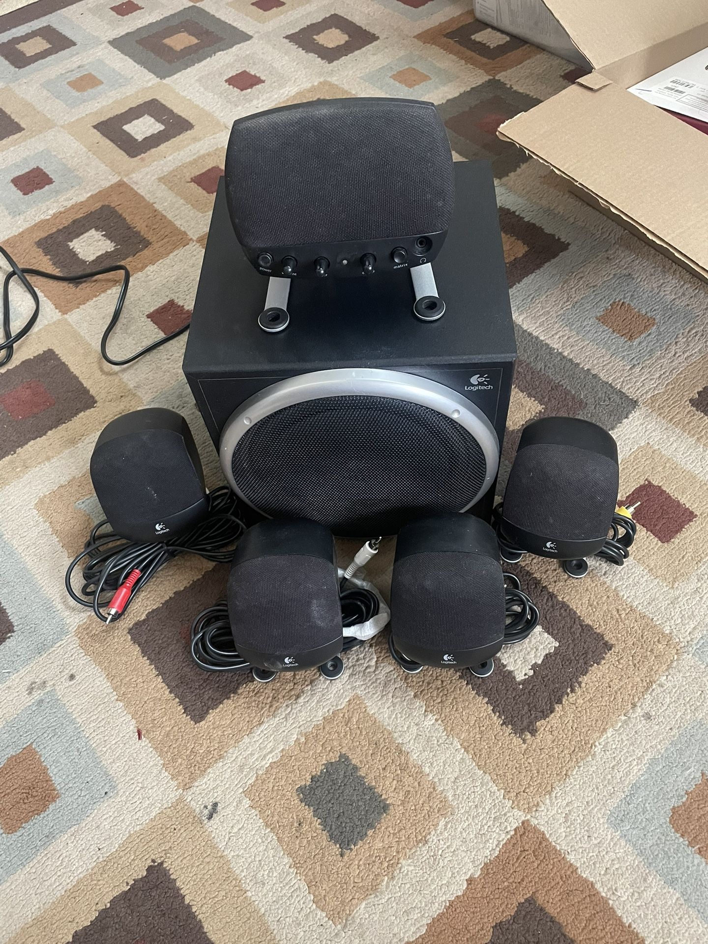 Logitech Z-640 Computer 5.1 Surround Sound System Subwoofer for PC's and Gaming 