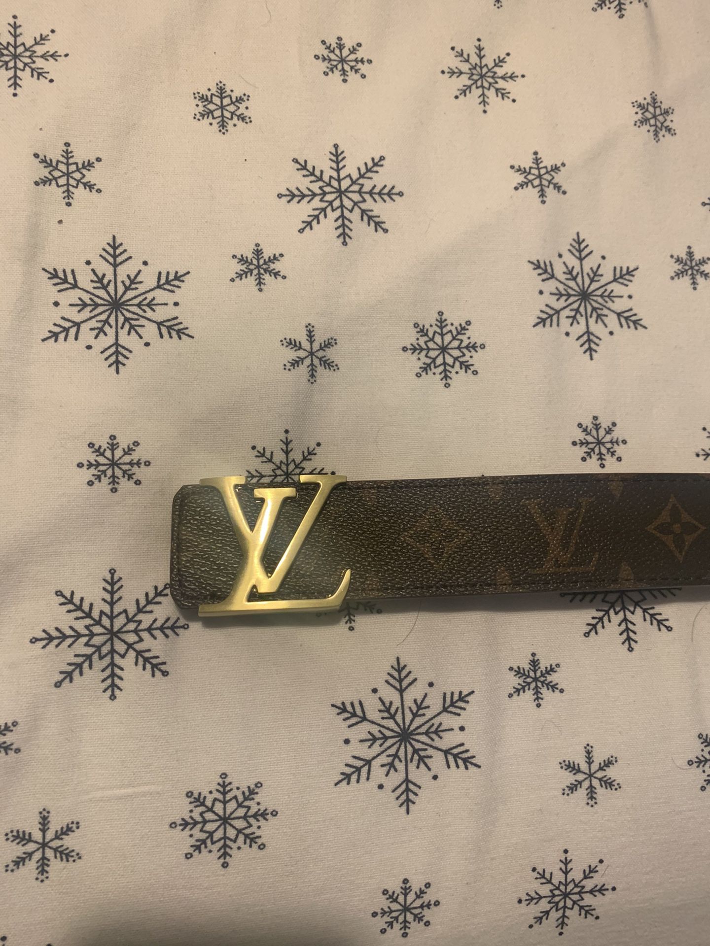 Louis Vuitton belt. Size 35-40 inch