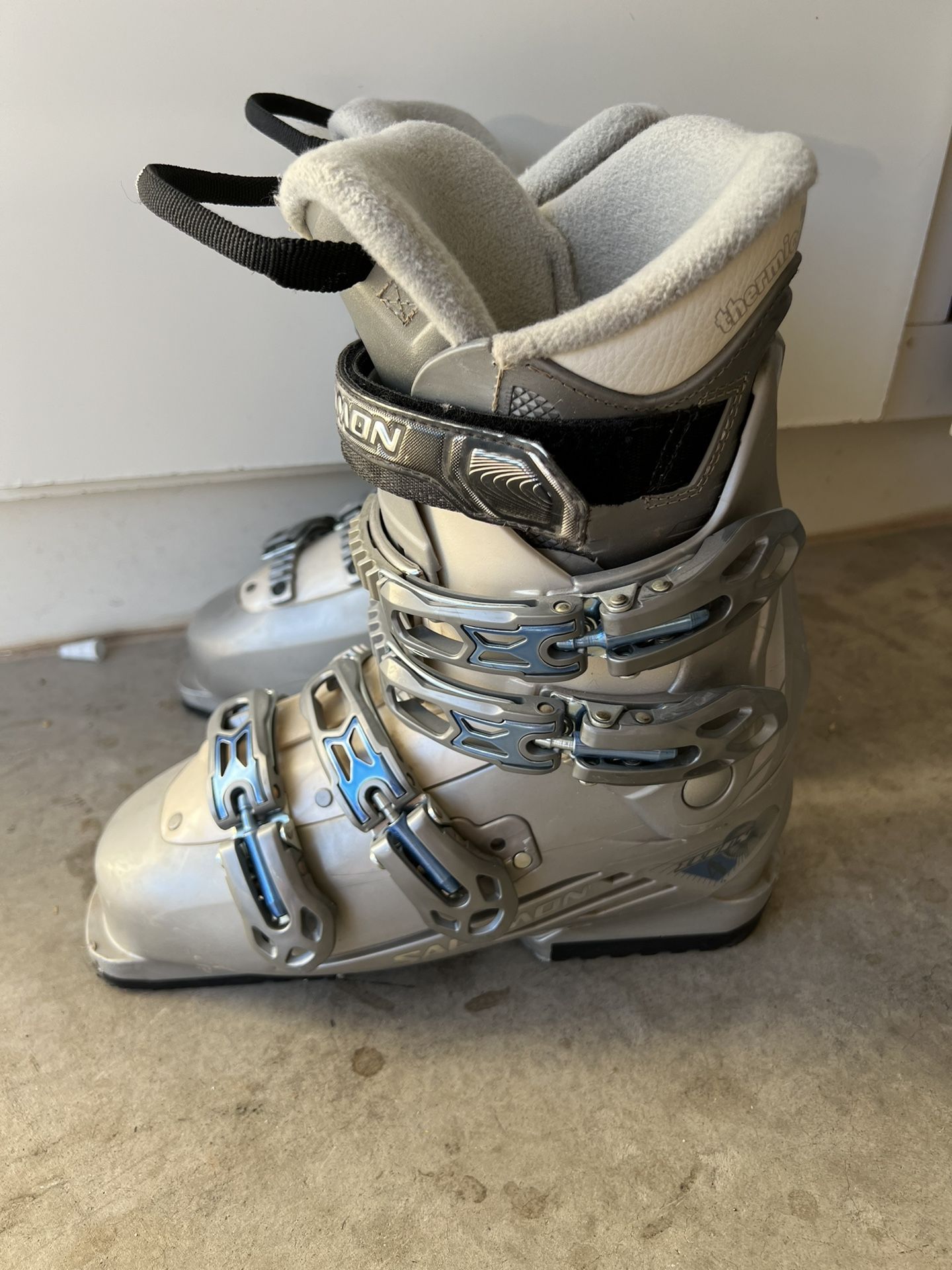 Salomon Ski Boots Women’s 7.5 Mondo 25 