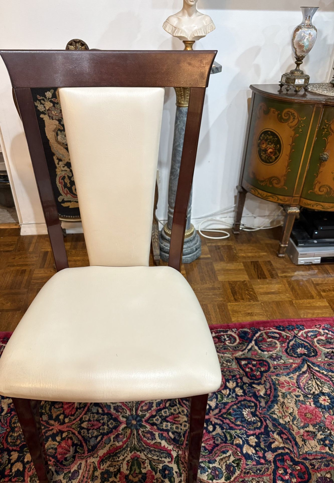 8 Dining Room Chairs