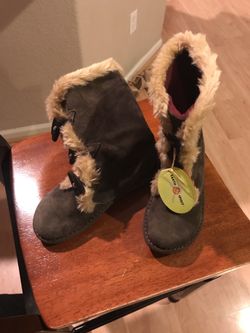 Women Leather boots sizes 7 and 7 -1/2