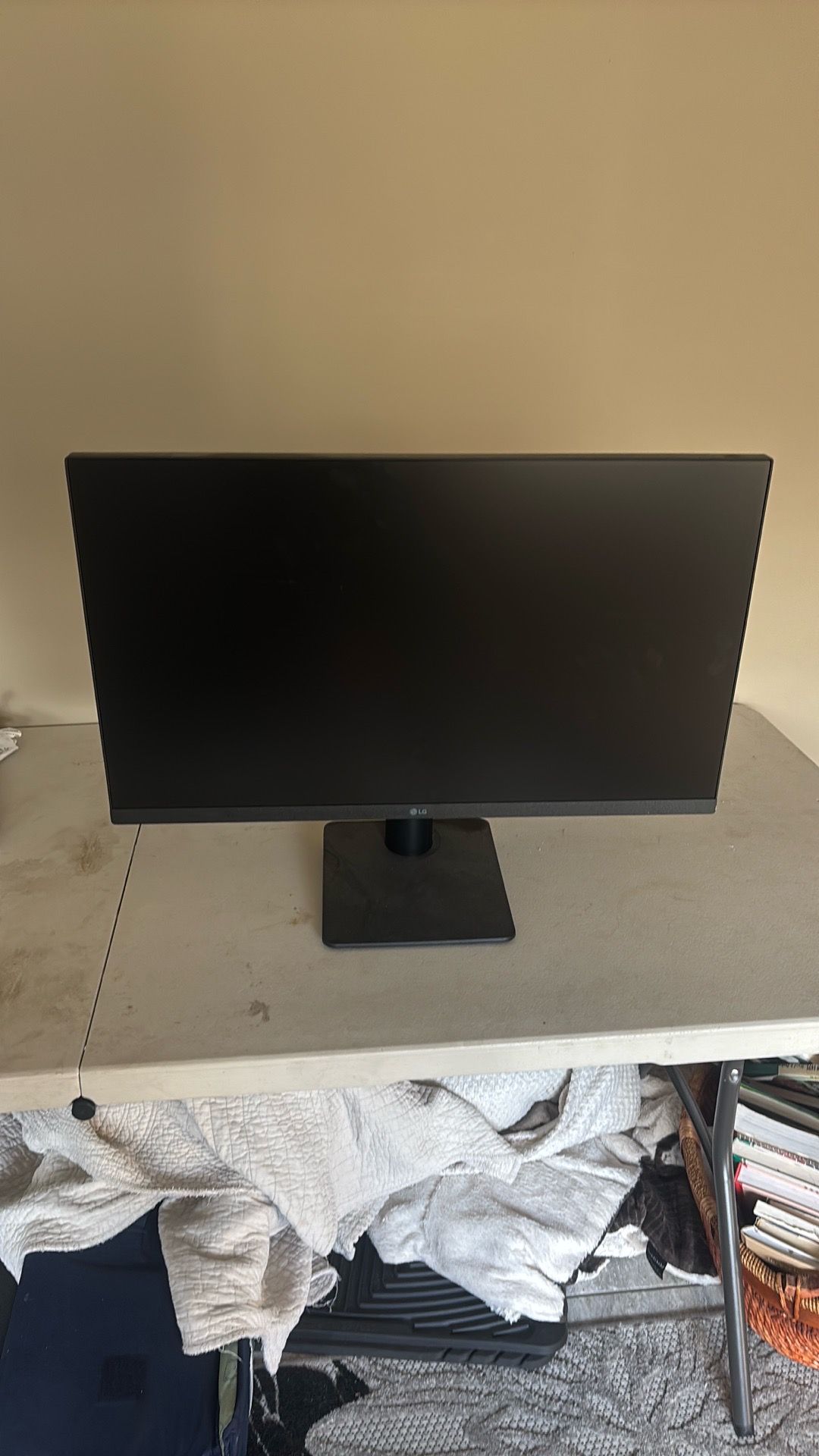 Lg 27inch screen monitor
