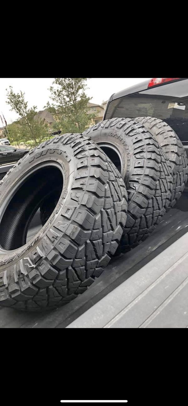 Nitto ridge grappler 35 inch tires 285/75/18 less than 5k