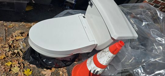 White Electronic Bidet Toilet Seat