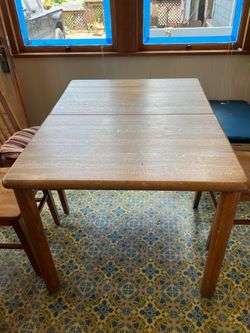 Solid oak dining table with leaf