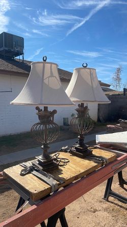 Vintage -Style Cage urn table lamp