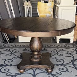 Round Dinning Table