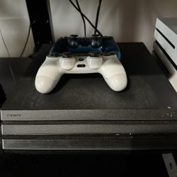 PS4 Pro 1tb 2 Controllers 