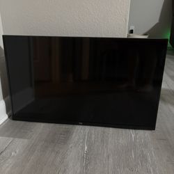 32” FIRETV W/ MOUNT