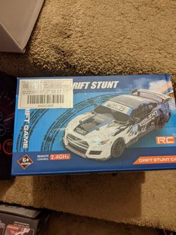 Drift Stunt Car With Remote Control - New