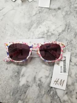 Flower print sunglasses