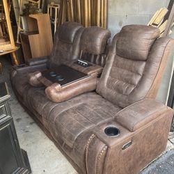 Real Nice Leather Recliner Electric