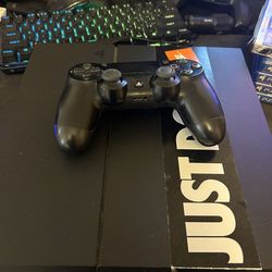 Ps4 With Games And Headset