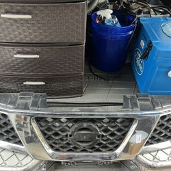 Nissan Pathfinder Grill And Center Caps