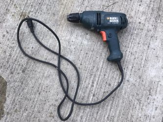 BLACK & DECKER 4.5 AMP #DR220 TYPE 3, 3/8" CORDED DRILL Reversible