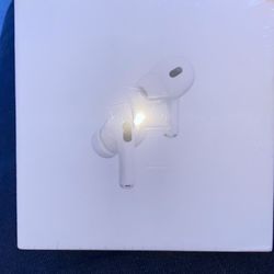 (BRAND NEW) Airpod Pros 2 TRYING TO SELL ASAP 