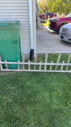 Halloween yard fence