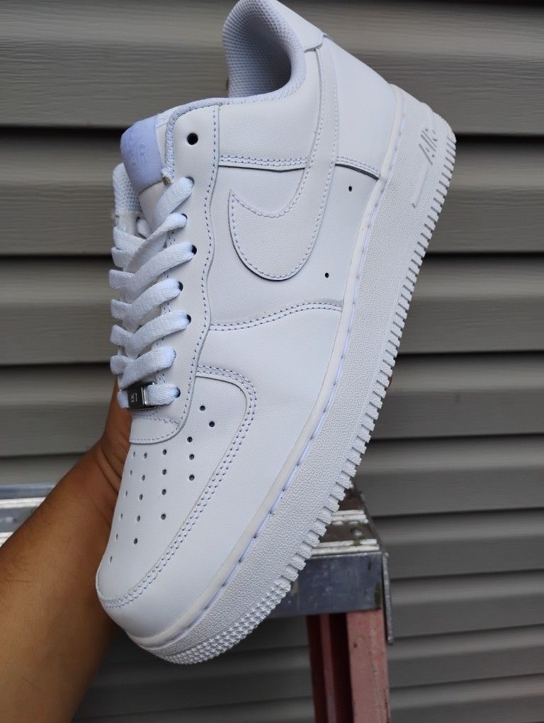 AF1 LOW SIZE 10