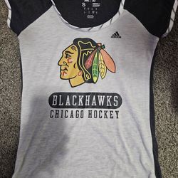 Adidas Chicago Blackhawks Women’s Small NHL Hockey Shirt