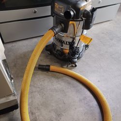 DEWALT WET/DRY VAC