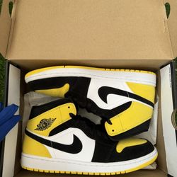 Jordan 1 Yellow Toe Size 10.5 Brand New 