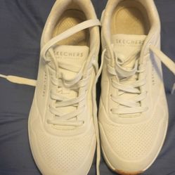 Women's Sketchers Size 8.5