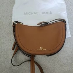 MICHAEL Michael Kors Camden Small Leather Messenger Bag Luggage Gold