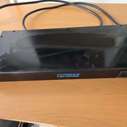 🔌 Furman M-8 Power Conditioner – Merit Series