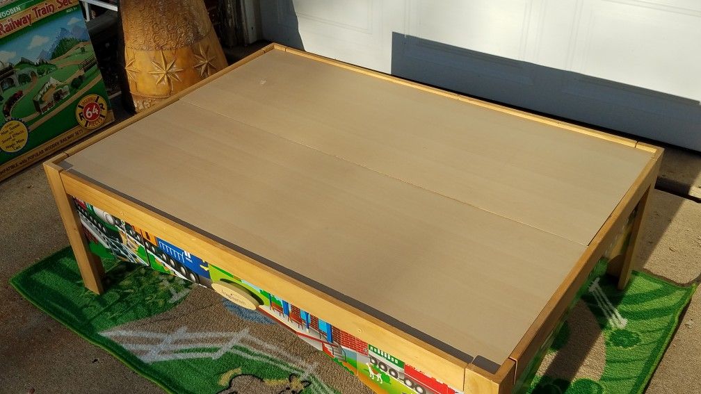 KIDS KRAFT TRAIN TABLE
