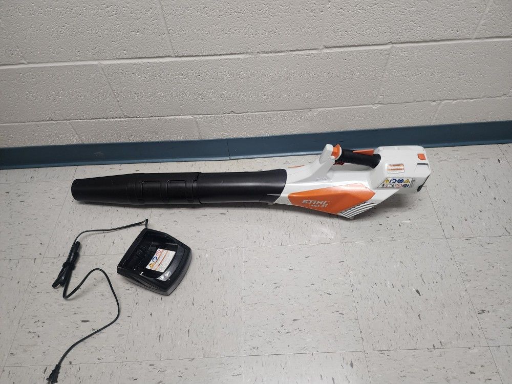 *** STIHL LEAF BLOWER ***