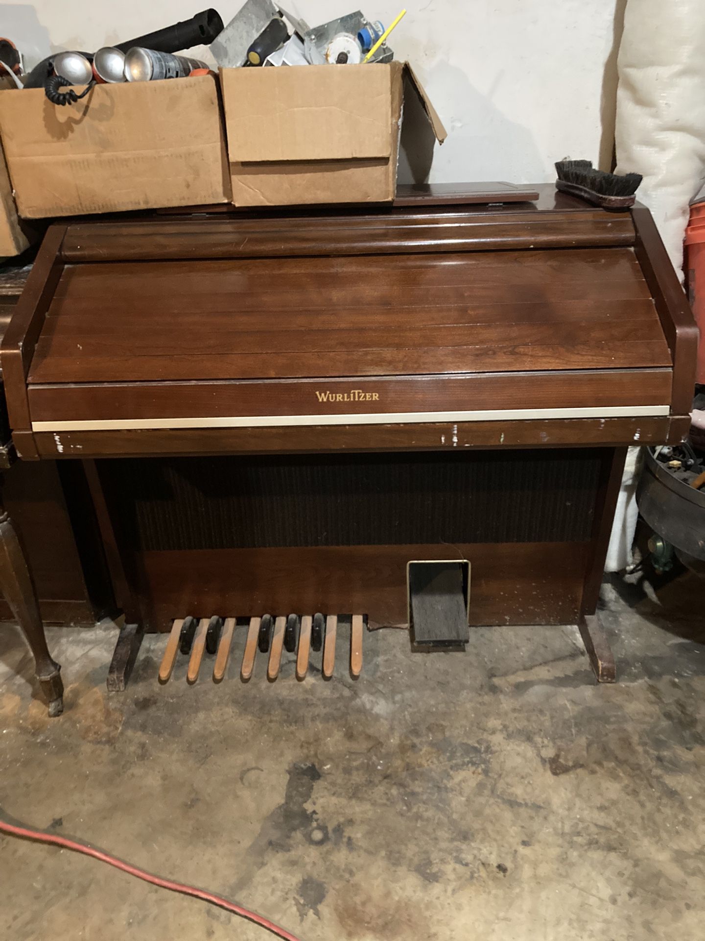 Electric N Regular Piano