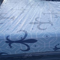 Brand new queen size memory foam mattress and box spring free delivery depends on location