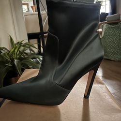 Good American Stiletto Boots 