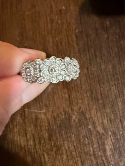 18k solid white gold dainty and elegant 3 flower natural diamond band ring
