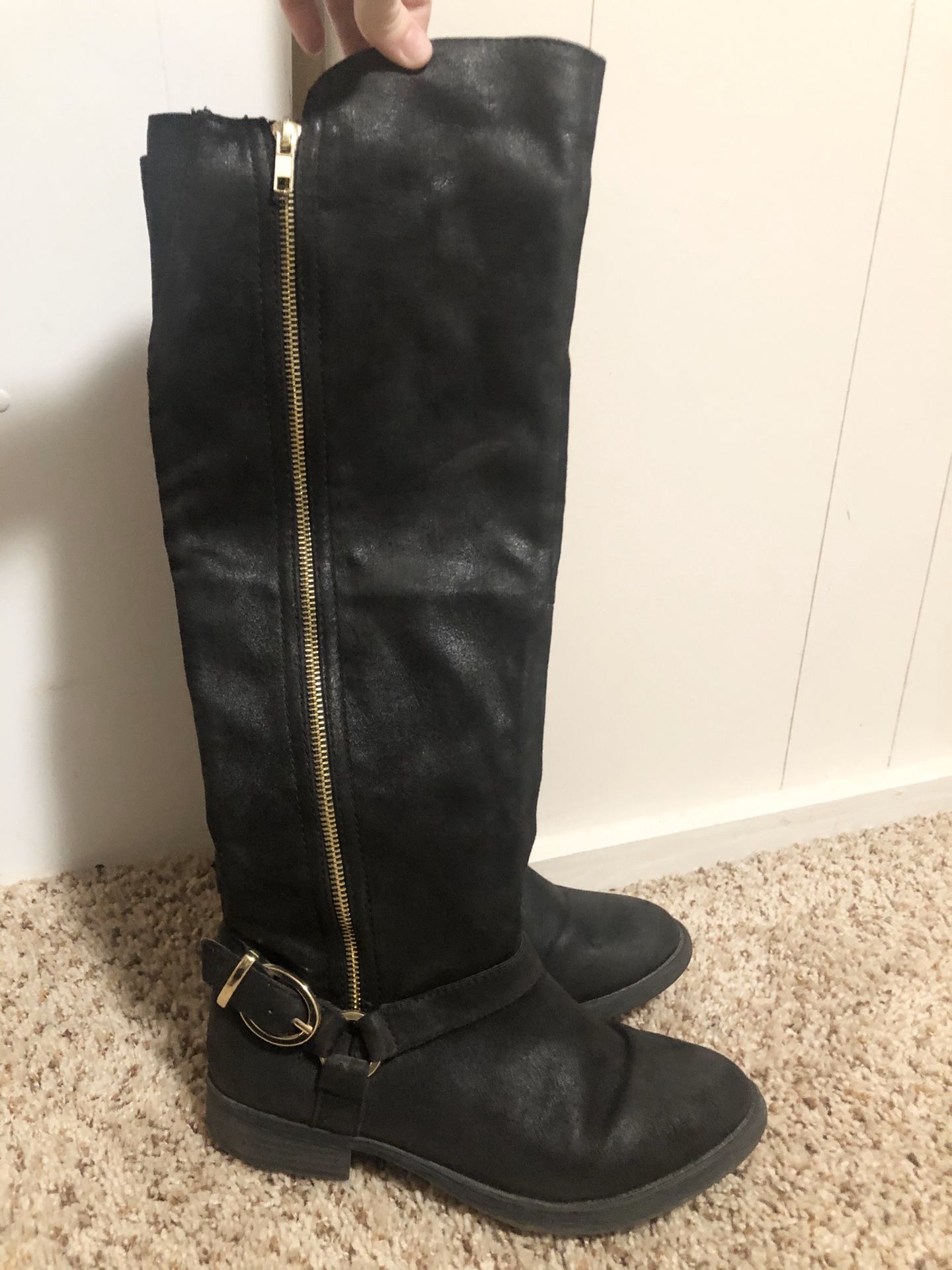 Black boots w/ Gold Zipper : Womens size 7