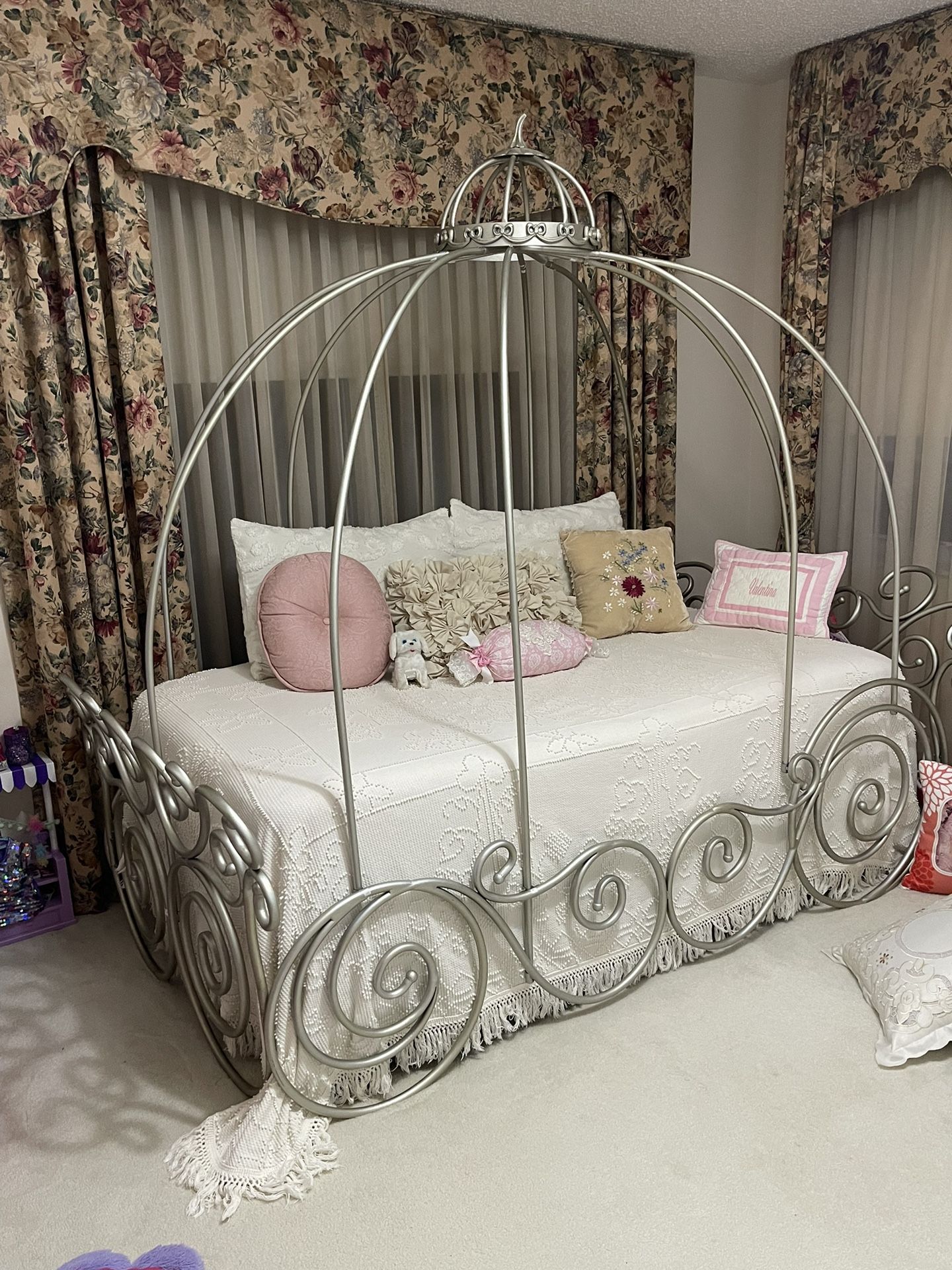 Cinderella Carriage Bed with Dresser Set 