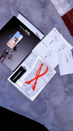 Hohem 3-axis Gimbal( Remote Controlled Selfie Stick)