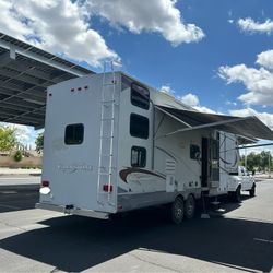 2012 Heartland Greystone Fifth Wheel 