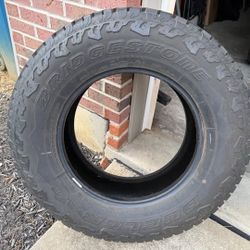 Jeep Wrangler Bridgestone All-terrain tire