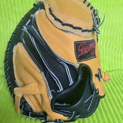 Catchers Glove, 33 Inch. 