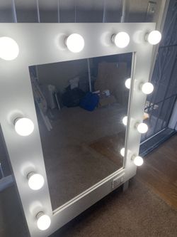 Vanity Mirror With Lights