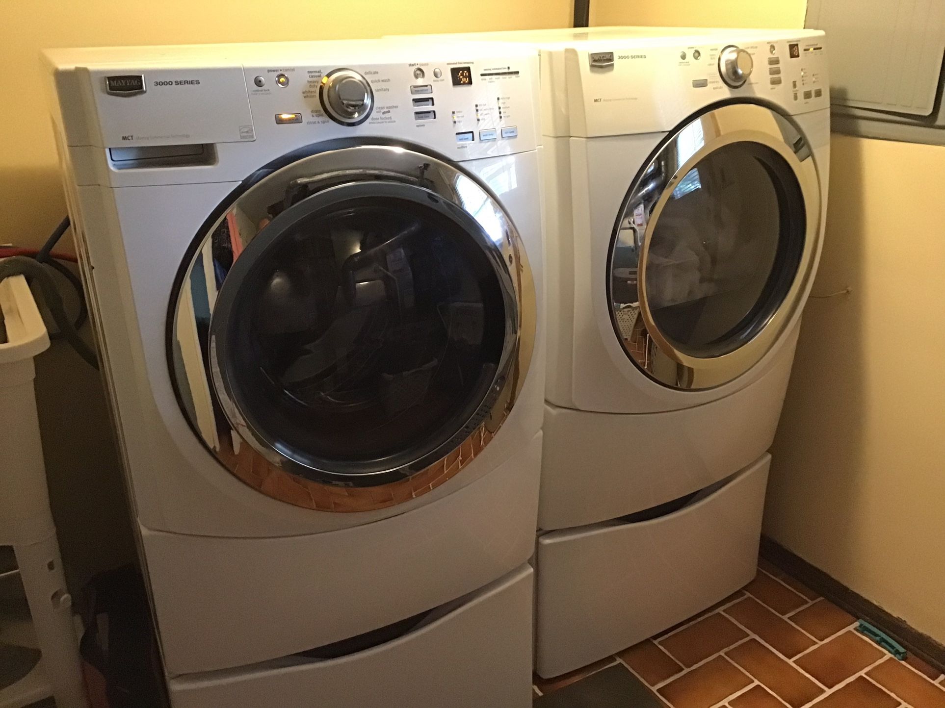 Maytag Series 3000 Washer & Dryer With Stands