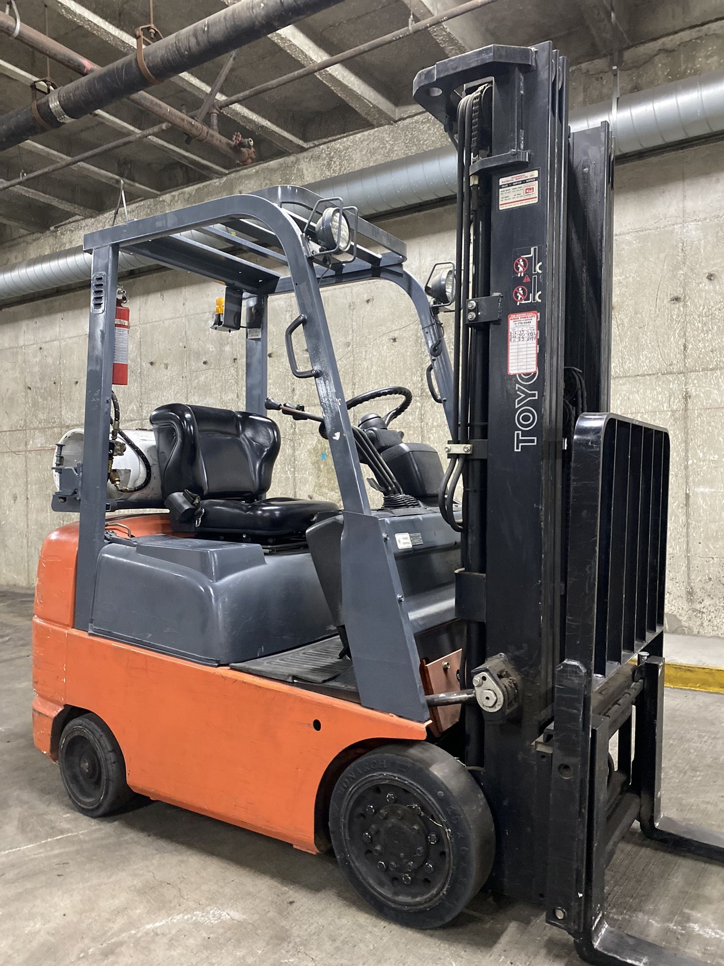 Excellent TOYOTA forklift for sale 