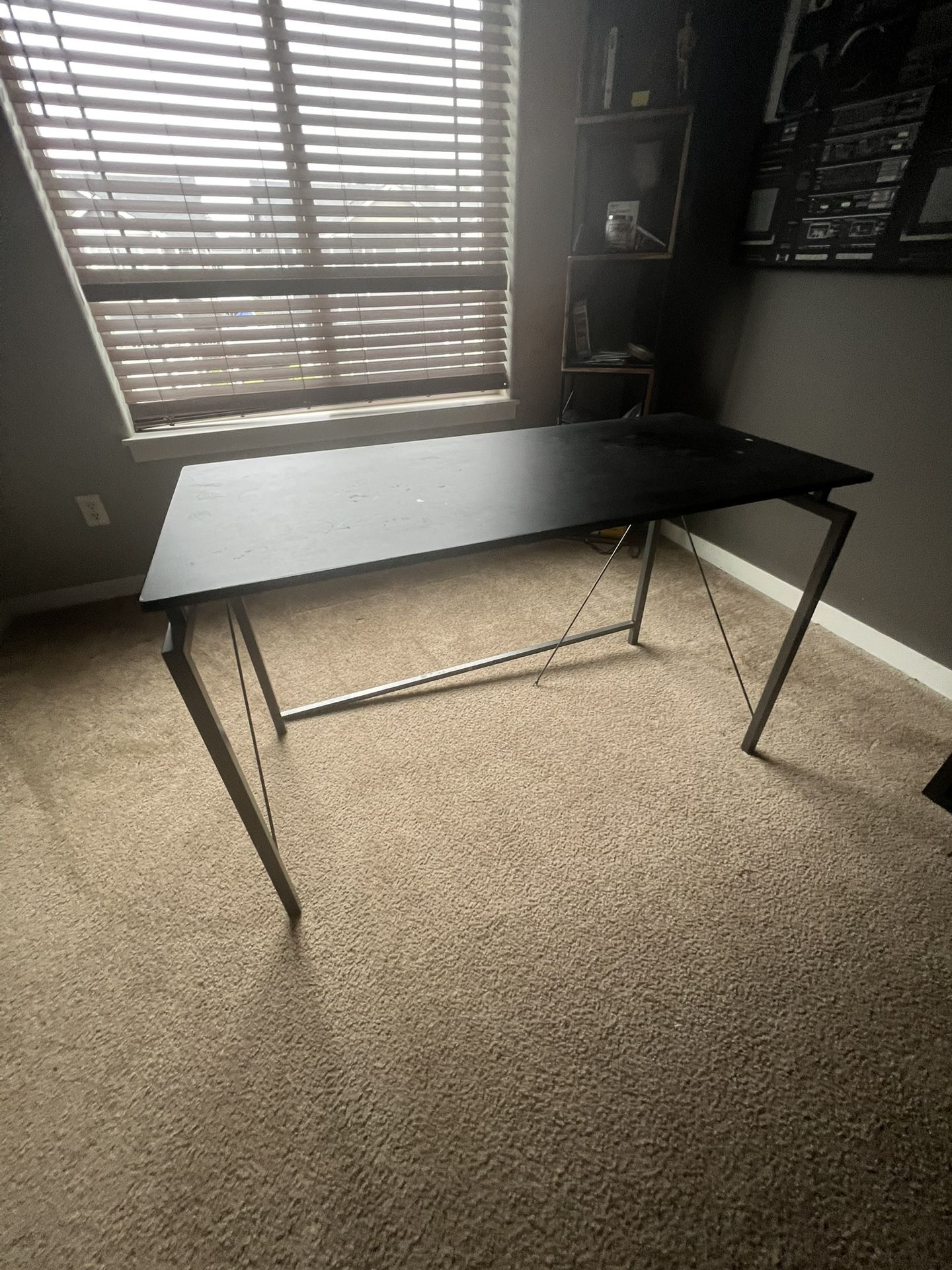 FREE DESK